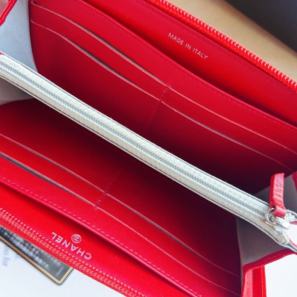 Chanel Caviar Interlocking CC Logo Timeless Continental Wallet Red - Picture 3 of 7